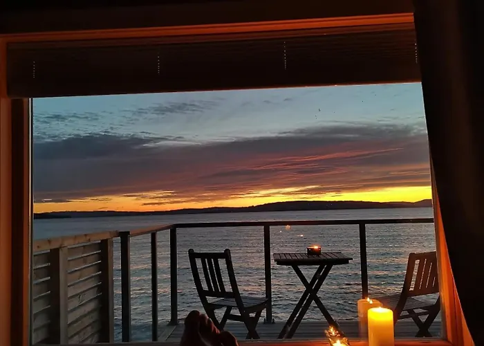 Idylliske Evjua Ved Mjosa