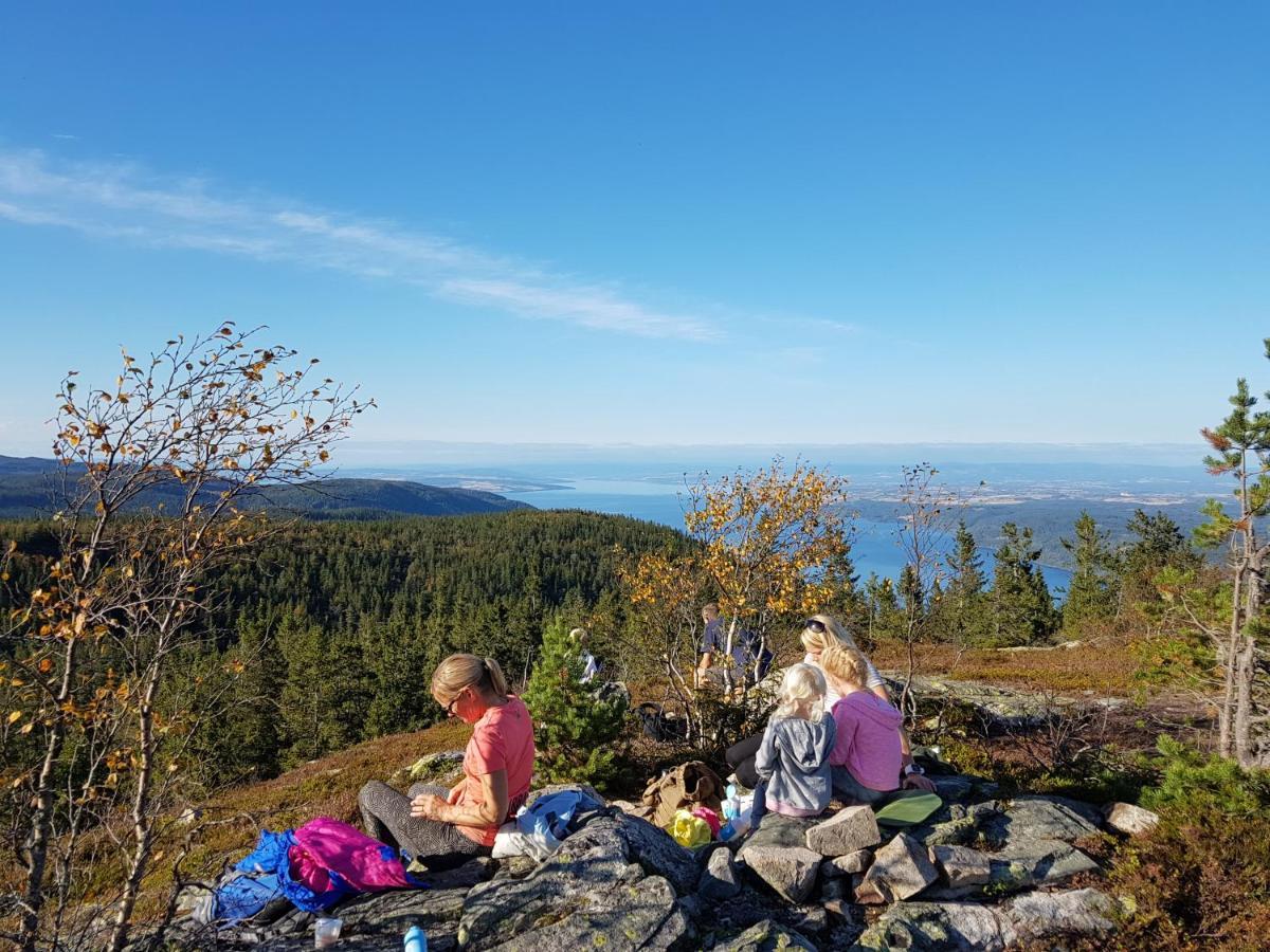 Idylliske Evjua Ved Mjosa Campsite