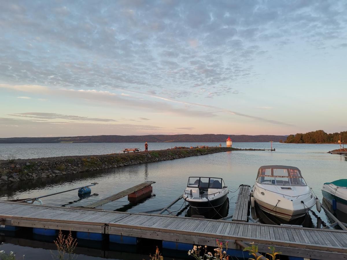 Idylliske Evjua Ved Mjosa Campsite