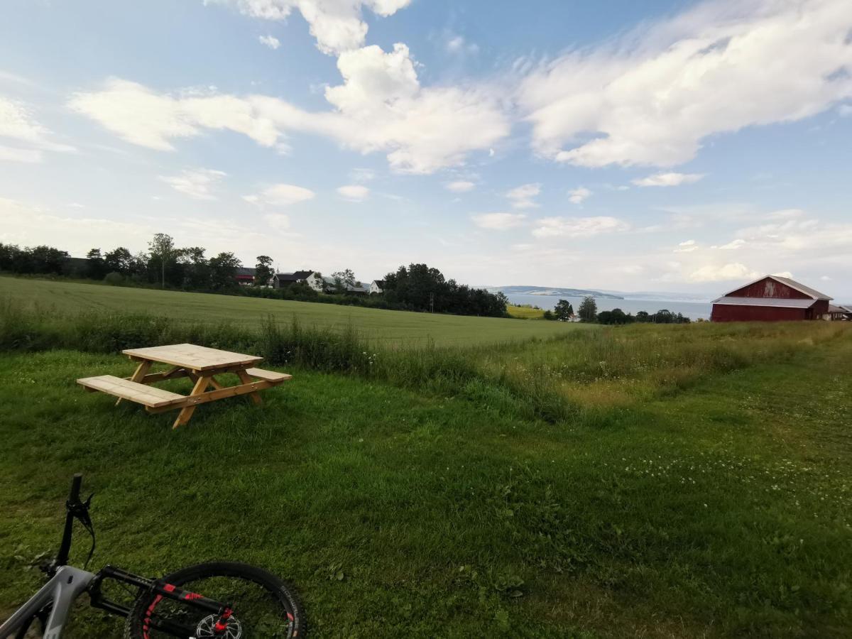 Idylliske Evjua Ved Mjosa * Skreia