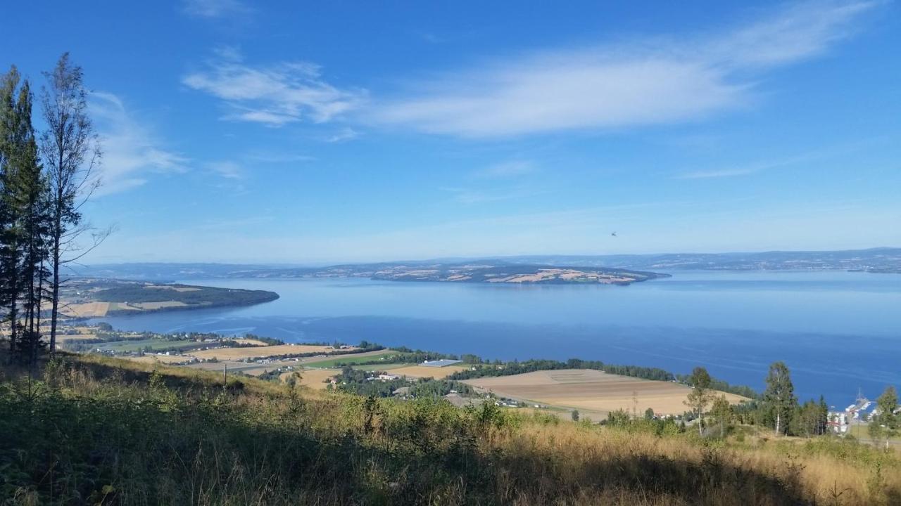 Idylliske Evjua Ved Mjosa Campsite