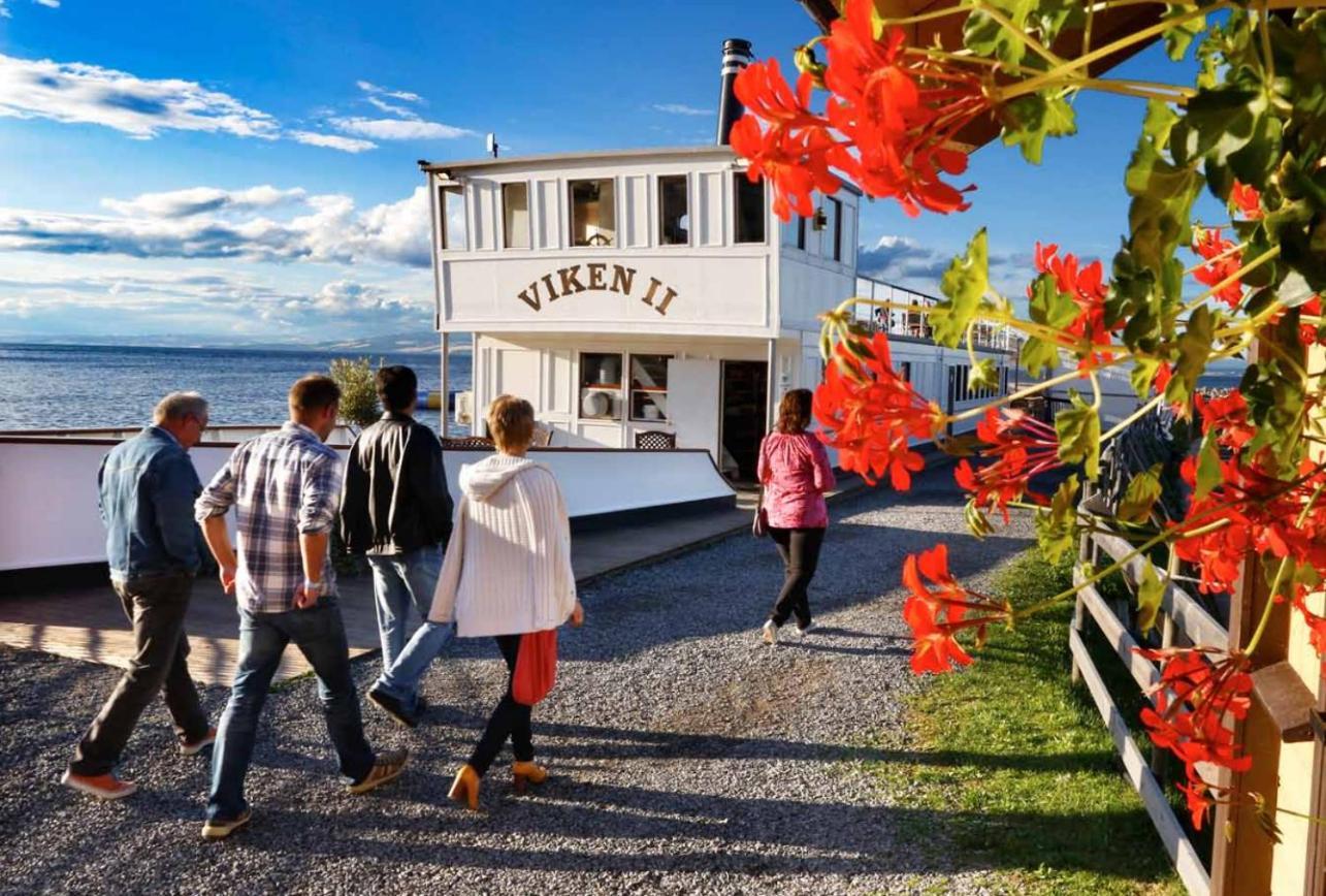 Idylliske Evjua Ved Mjosa