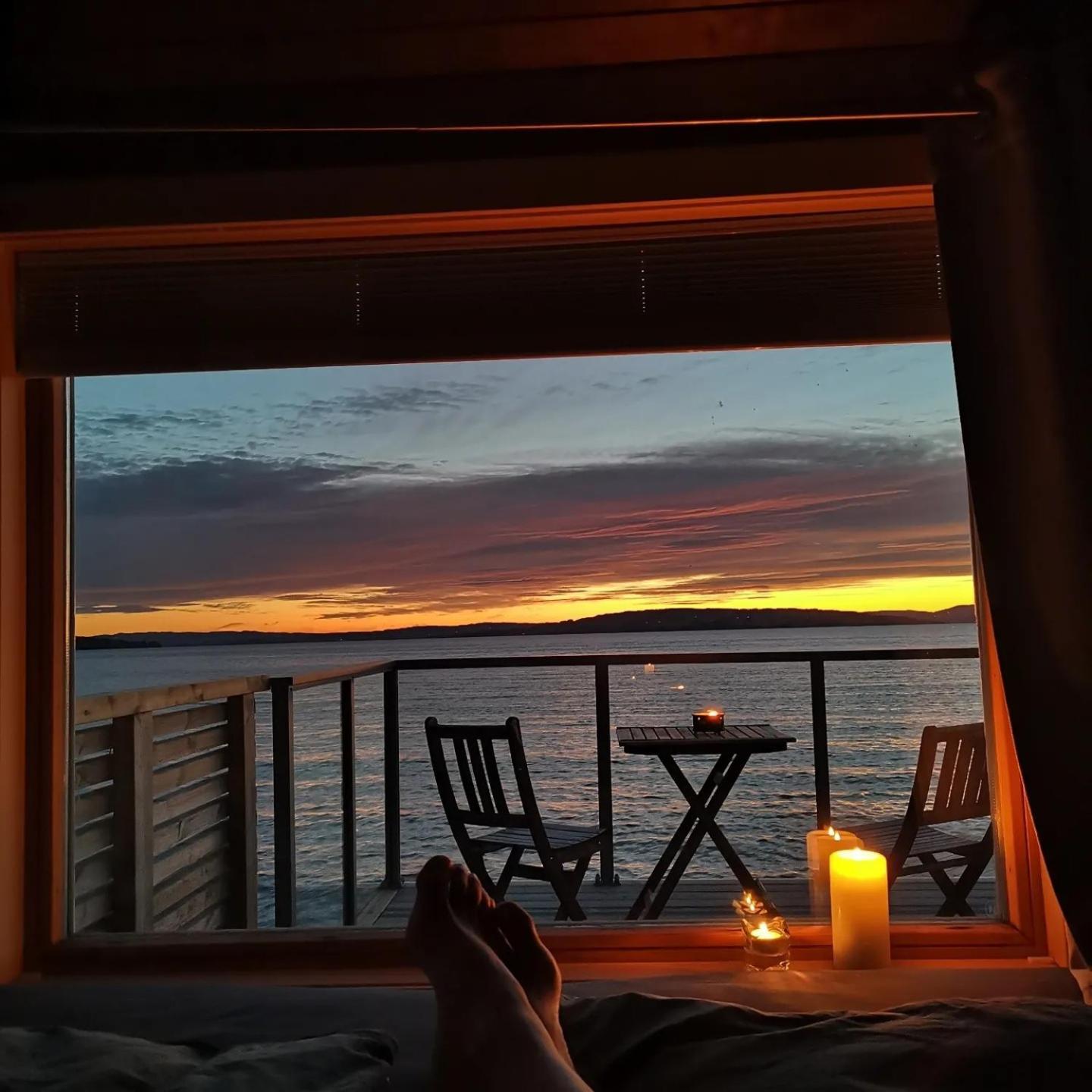 Idylliske Evjua Ved Mjosa *