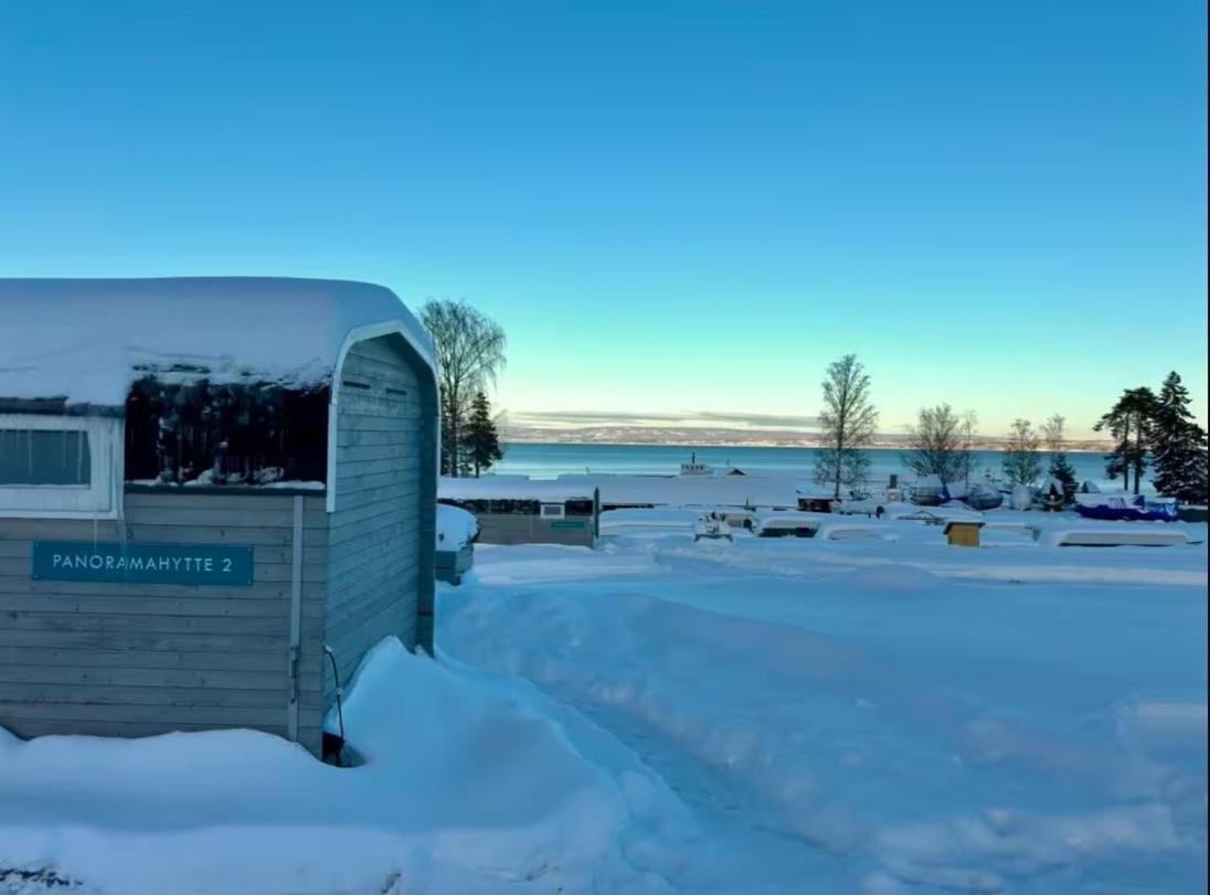 Idylliske Evjua Ved Mjosa Skreia